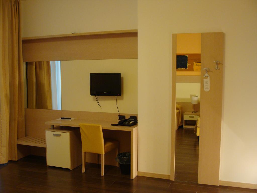 Groane Hotel Residence Cesano Maderno Buitenkant foto