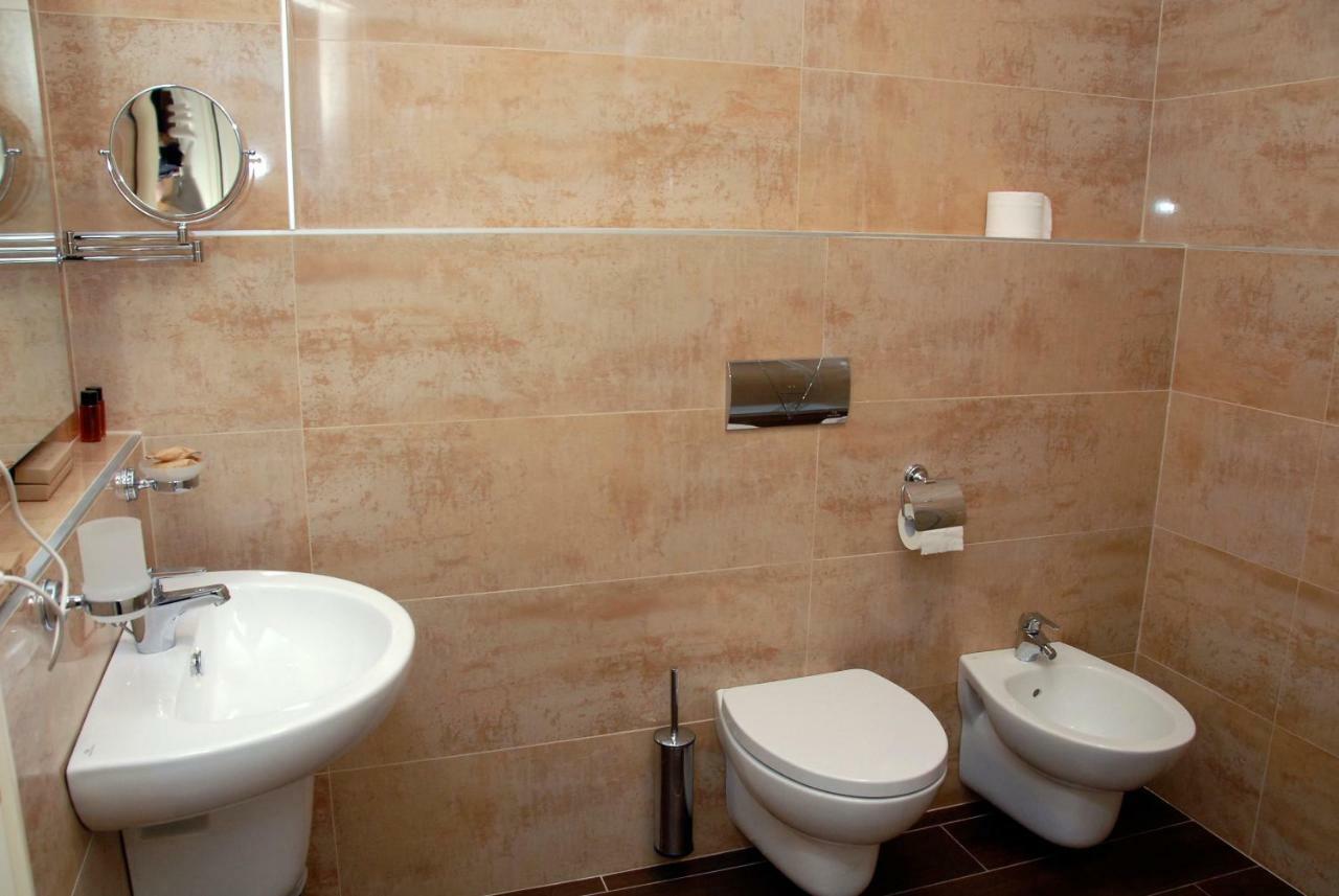 Groane Hotel Residence Cesano Maderno Buitenkant foto