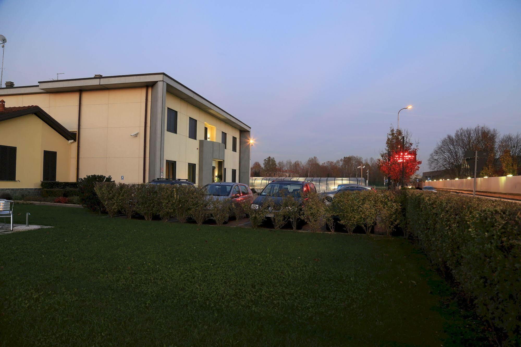Groane Hotel Residence Cesano Maderno Buitenkant foto