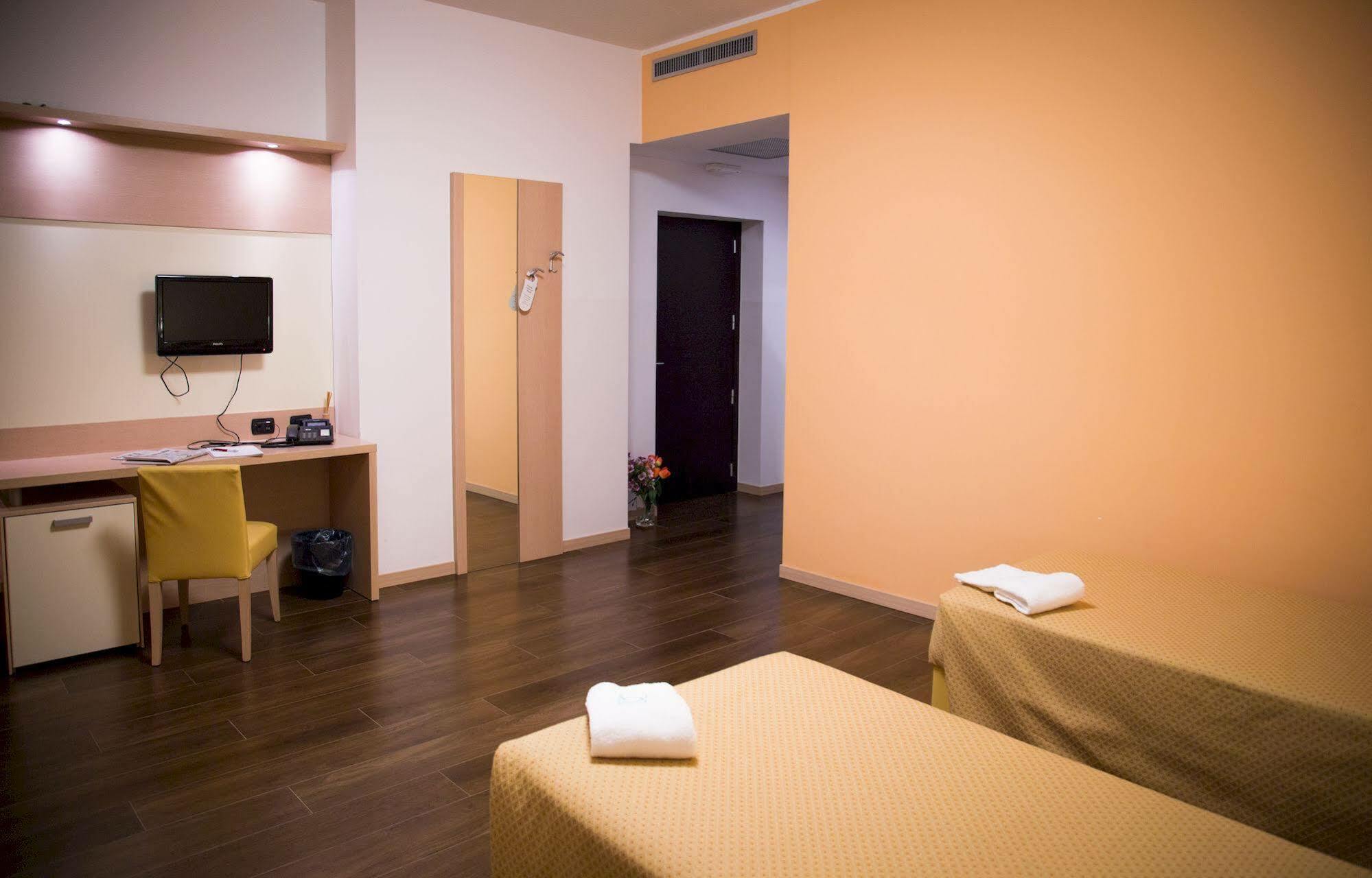 Groane Hotel Residence Cesano Maderno Buitenkant foto