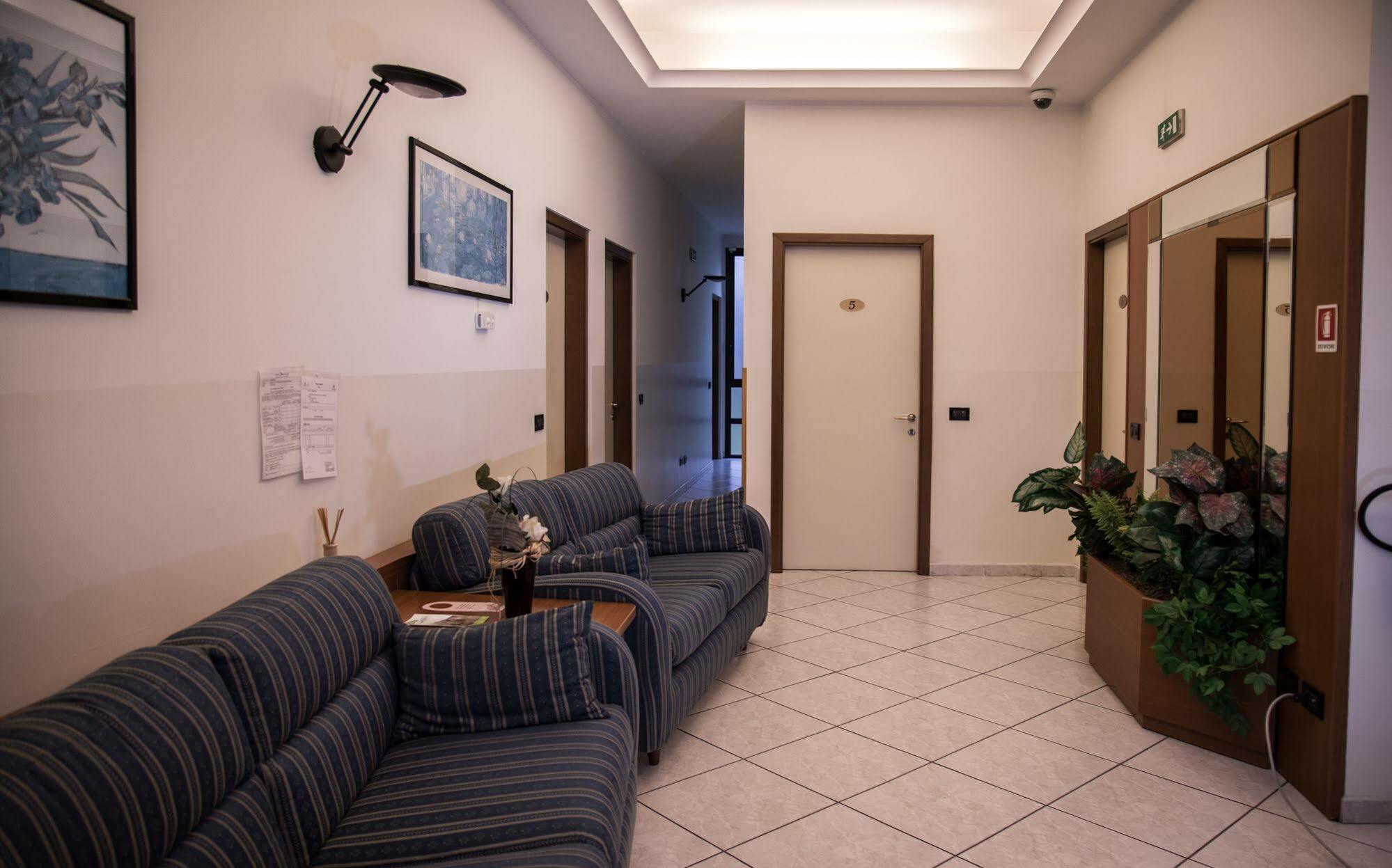 Groane Hotel Residence Cesano Maderno Buitenkant foto