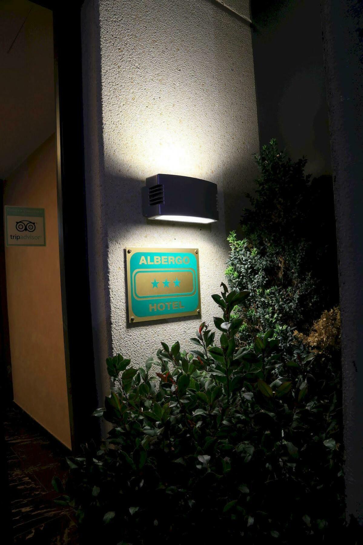 Groane Hotel Residence Cesano Maderno Buitenkant foto